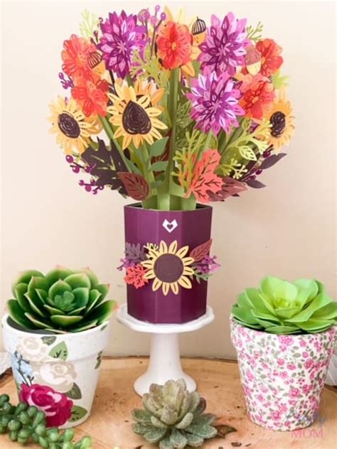 Give A Stunning Pop Up Paper Flower Bouquet That Will Wow