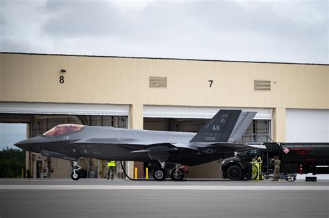 Th AMU Conducts First Hot Pit Refueling As An F Unit Eielson Air Force Base Display