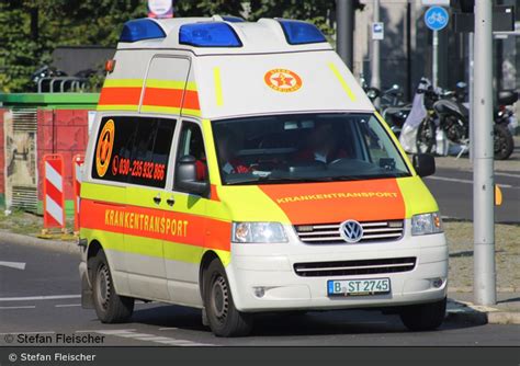 Einsatzfahrzeug Krankentransport Stern Ambulanz KTW B ST 2745