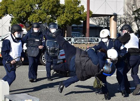 暴力団対立抗争を想定し対処訓練 名古屋・南署「区民守る」 ／愛知 毎日新聞