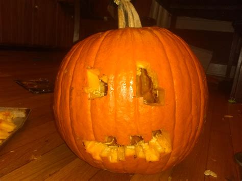 Made a pumpkin face on a pumpkin and it is the best : r/Minecraft