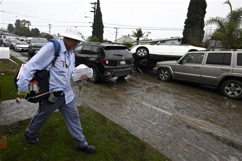 Inundaciones Repentinas Inundan Casas Y Volcan Automóviles En San Diego