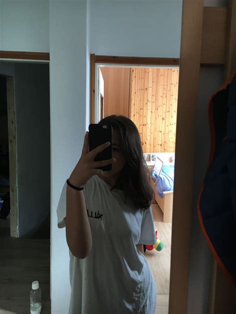 Pin By Alessia Cipriani On Alessia Mirror Selfie Selfie Scenes