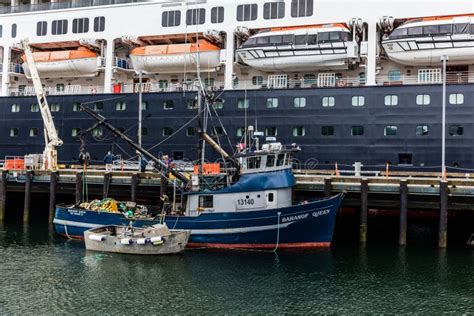 Fishing Trawler in Auke Bay Editorial Stock Image - Image of forest, mountains: 75297319