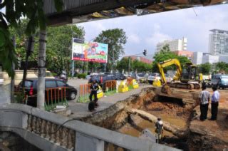 Pengerukan Kali Di Kelapa Gading Datatempo