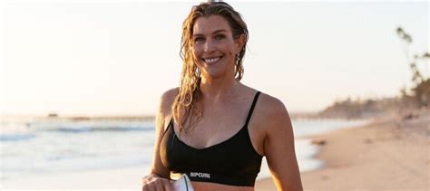 Hot Sexy Rosy Hodge Bikini Pics