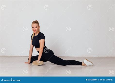 Fitness Woman Blonde Doing Gymnastics Strength Sport Stock Photo Image Of Healthy Pilates