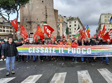 Gaza A Roma In Piazza Per La Pace Cessare Il Fuoco Fermare Il