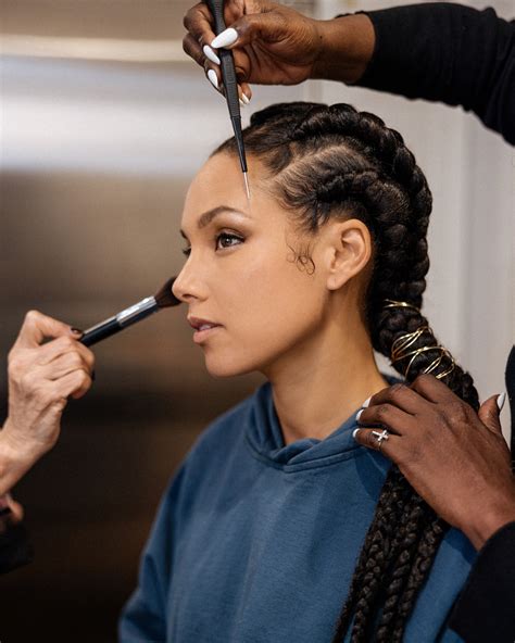 Alicia Keys Is Back to Wearing Makeup Again and “Feeling Good” | Vogue