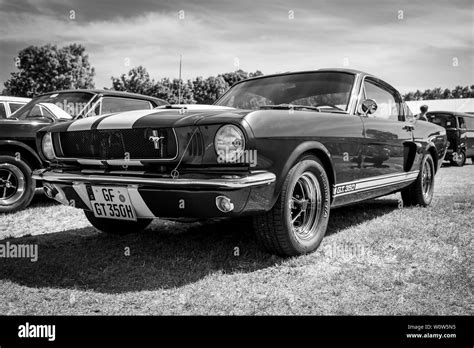 Ford shelby mustang gt500 Schwarzweiß-Stockfotos und -bilder - Alamy