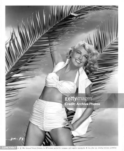 Hot Sexy Dorothy Malone Bikini Pics