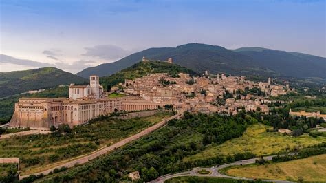 Assisi Best Highlights - Walking Guided Tour - Tour Guide Assisi