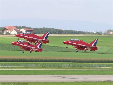 Hawk T1 The Red Arrows | Defence Forum & Military Photos - DefenceTalk