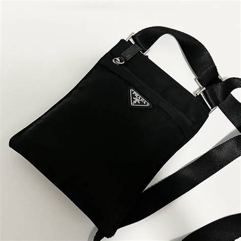 【のある】 Prada Prada プラダ ショルダーバッグの通販 By 繁造s Shop｜プラダならラクマ りいたしま