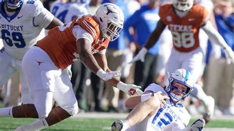 Texas football beats Kentucky; reunion with Aggies approaches