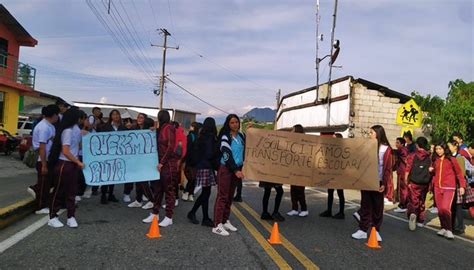 Estudiantes en Fresno bloquearon la vía por falta de transporte escolar