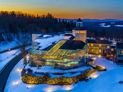 Gunstock lodging and great ski and stay packages | Steele Hill Resorts