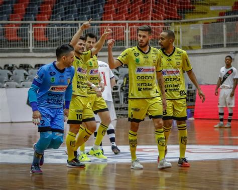 Jaraguá Goleia Vasco E Sobrevive Na Taça Brasil De Futsal Futsal Ge