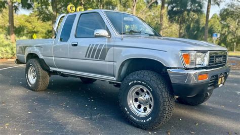 1989 Toyota SR5 Pickup for Sale at Auction - Mecum Auctions