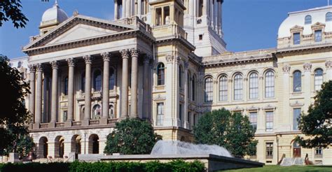 illinois-state-capitol - Illinois Pictures - Illinois - HISTORY.com