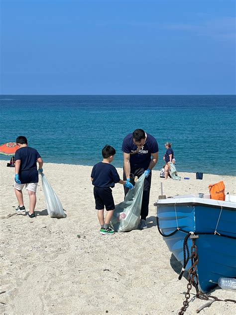 Plastic Free A San Ferdinando In Per Ripulire La Spiaggia Foto