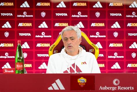 Trigoria La Conferenza Stampa Di Mourinho Prima Di Milan Roma