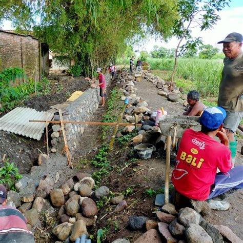 Pembangunan Drainase Rt Rw Kabar Desa Balongbesuk