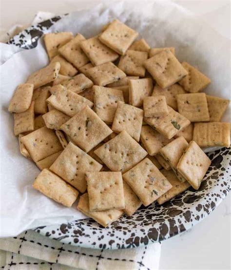 Garlic Sourdough Crackers Easy Sourdough Discard Recipe