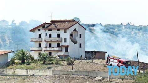 Esplode Fabbrica Fuochi Artificio Di Giacomo Citt Sant Angelo Morti