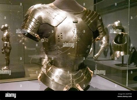 Maximilian Plate Armour Hi Res Stock Photography And Images Alamy