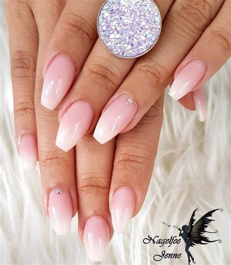 Babyboomer nails Nägel svarowski ballerina Ballerina nails designs