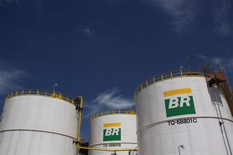 O mercado ainda acredita na privatização da Petrobras VEJA