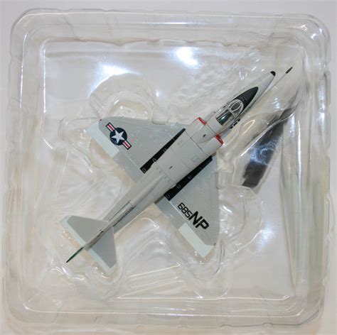 Hobbymaster 172 Scale Diecast Ha1427 Douglas A 4 Skyhawk Mig 17 Killer