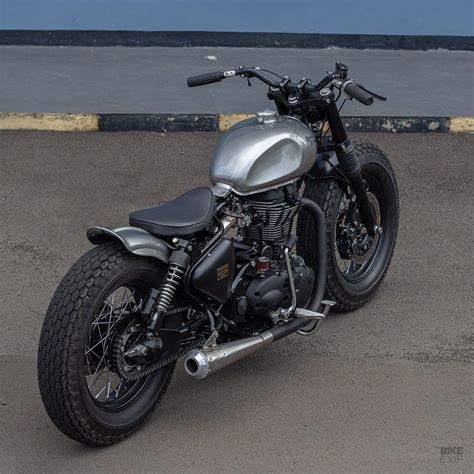 Usung Gaya Bobber Royal Enfield Classic 500 Ini Bikin Pangling