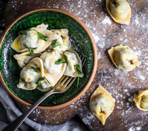 Selbstgemachte Tortellini mit Spinat Ricotta Füllung Rezept Gesunde