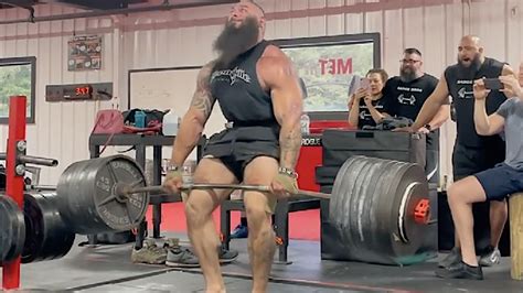 Watch Strongman Nick Hadge Pull A 905 Pound Deadlift Without A Suit