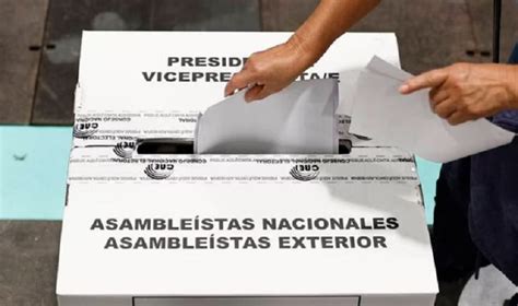 Abren Los Centros De Votación En Ecuador