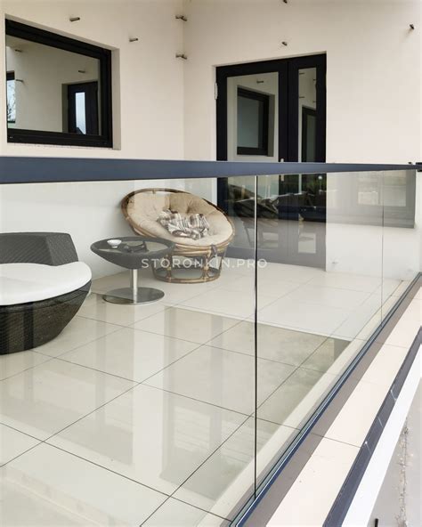 Ограждения стеклянные на опорном профиле на заказ