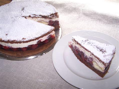 Windbeutel Kirschtorte Ein Sch Nes Rezept Chefkoch De