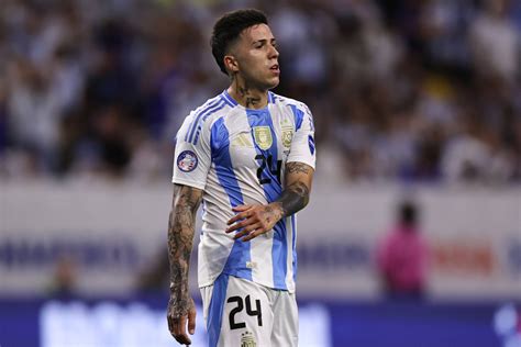 enzo fernandez quien es hitos  polemicas del campeon del mundo