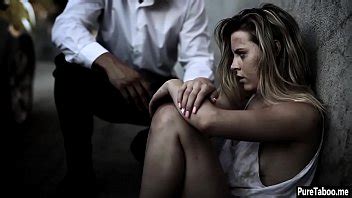 Pequeña sin hogar follada por la polla dura de un hombre rico XVIDEOS