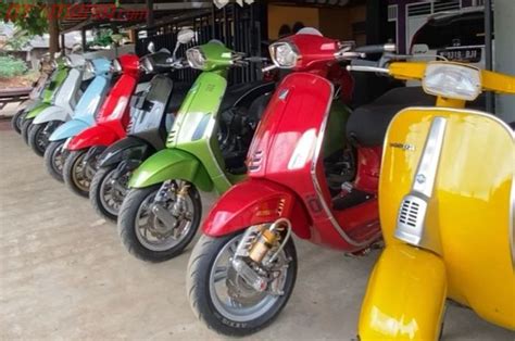 Cakep Showroom Ini Jual Vespa Matic Seken Dalam Kondisi Modif