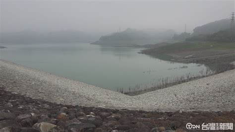 湖山水庫水情吃緊 水庫露出黑白雙石 鑫傳國際多媒體科技股份有限公司 Tdn台灣生活新聞