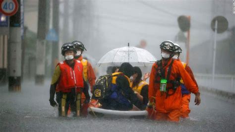 Cinq Millions De Personnes Sous Ordre Dévacuation Au Japon Alors Que