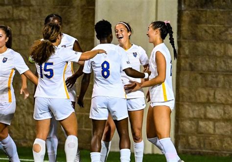 Pitt Women S Soccer Season Ends With Loss To Florida State In Elite