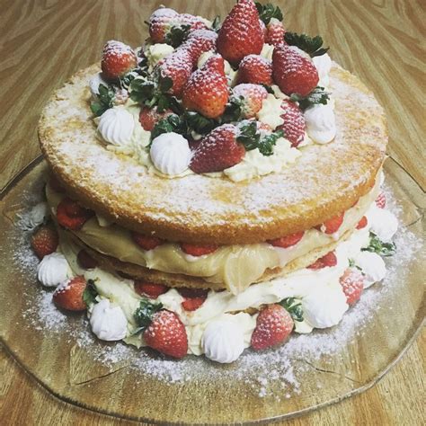 Bolo naked de morango Bolo Bolos de aniversário Aniversario