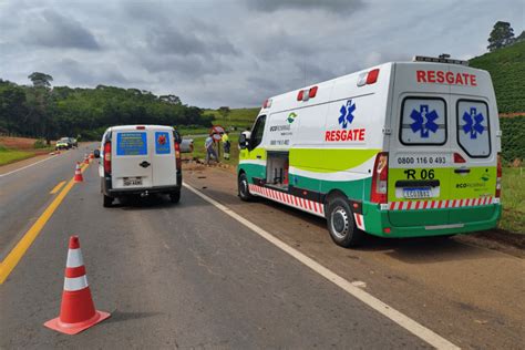 Acidente Frontal E Capotamento Deixa Uma Pessoa Morta E Outra