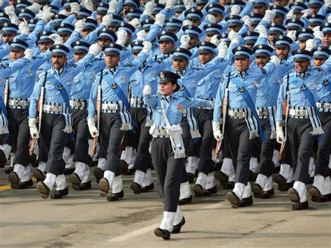 Republic Day Parade कतन बज शर हग परड कस ह सरकष जन