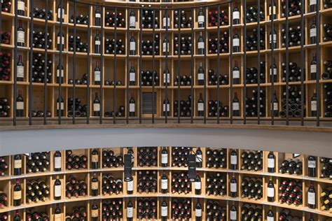 boutiques lintendant les grands vins de bordeaux  badie