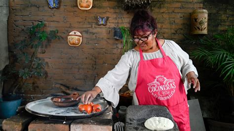 Preserva gobierno de Cuauhtémoc Blanco la cocina tradicional en Morelos